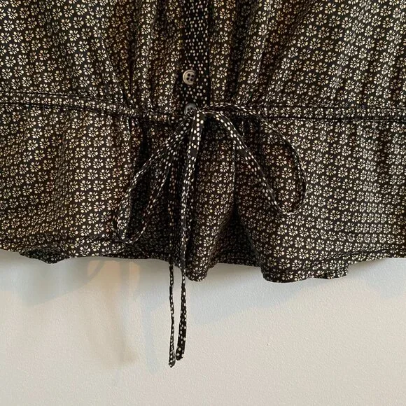 Vintage Esprit Short Sleeved Floral Button Top with Bows, Gathered Waist, V-Neck - Picture 5 of 8